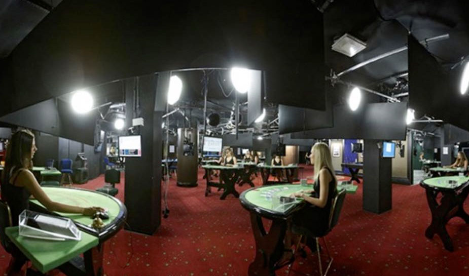 How do I become a croupier at a live casino?